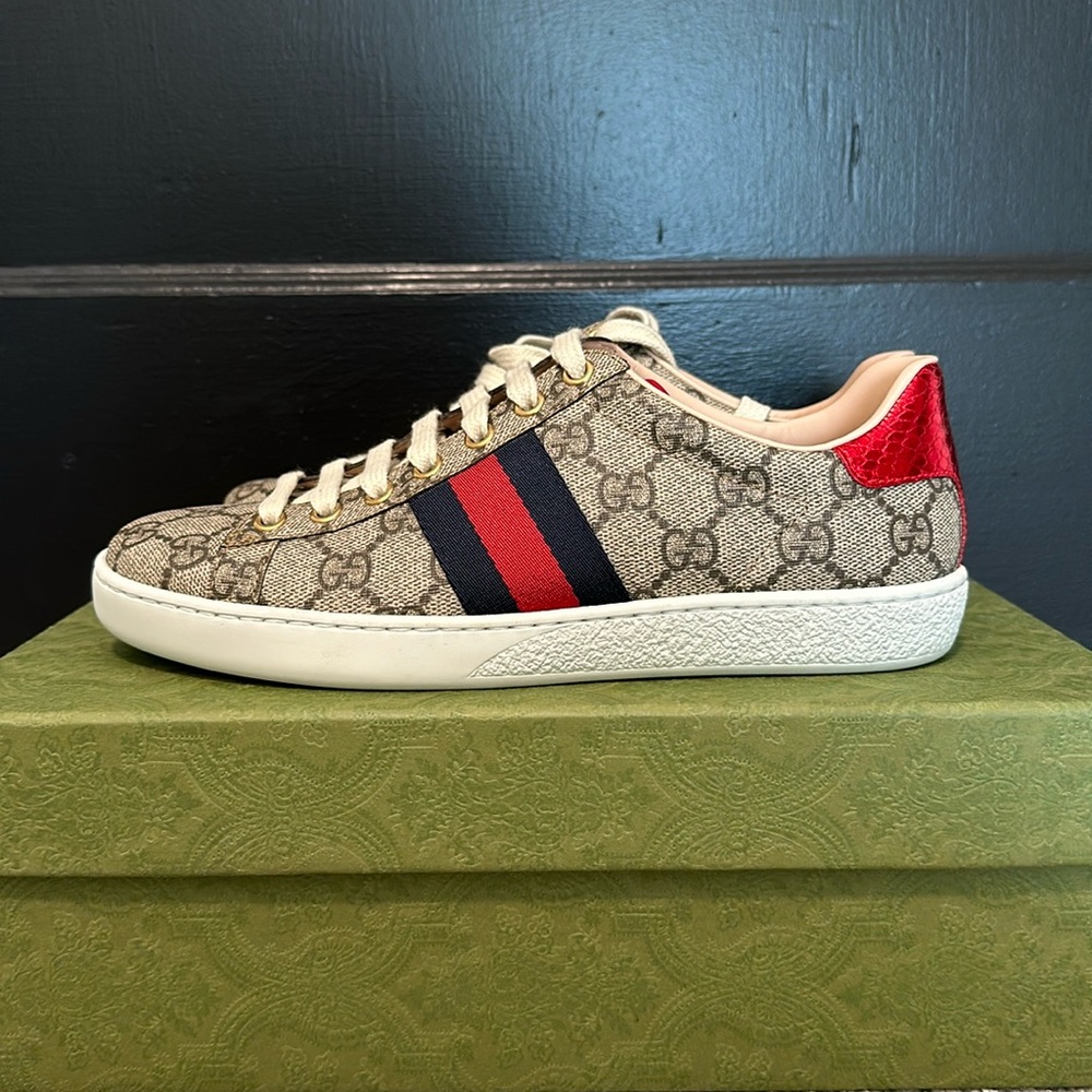 Gucci Women Ace GG Supreme Trainer